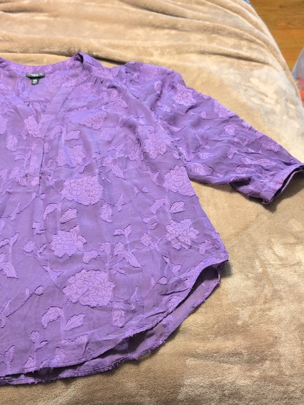 Torrid Textured Floral V-Neck Blouse - Purple Sheer Chiffon Size 00 (10)